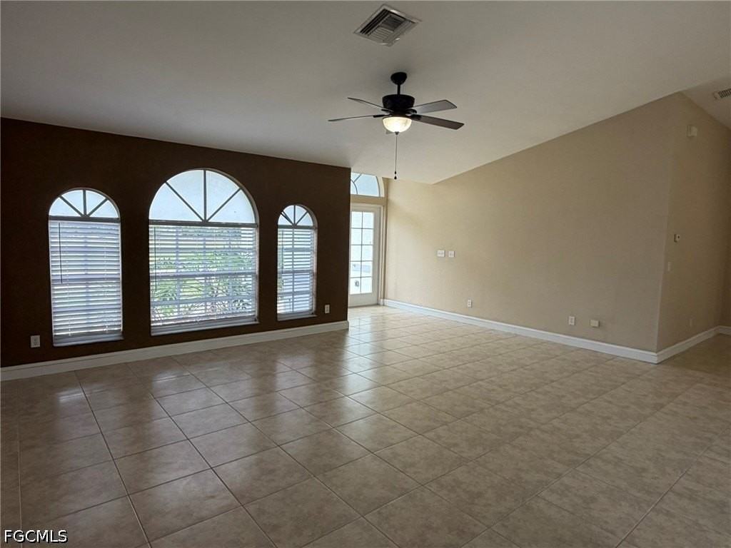 3404 Ne 9th Ave - Photo 5 of 39