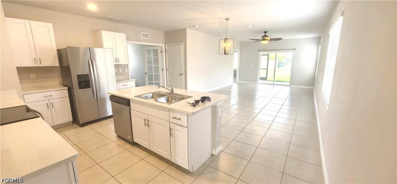 18540 Cronin Sand Ln - Photo 2 of 47
