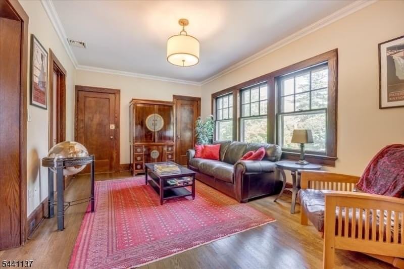 44 Walnut Cres - Photo 5 of 26