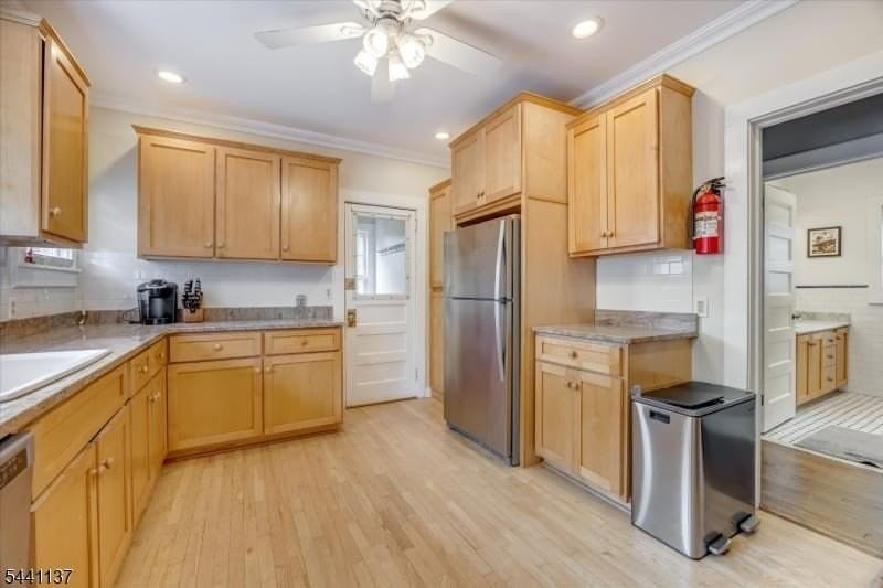 44 Walnut Cres - Photo 7 of 26
