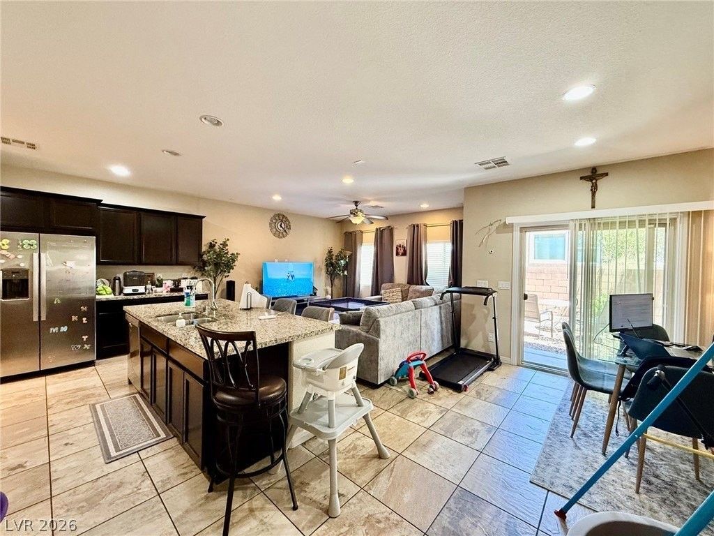 2848 Glass Vine Ct - Photo 2 of 14
