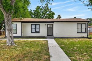 featured image of 1704 Redwood Ave