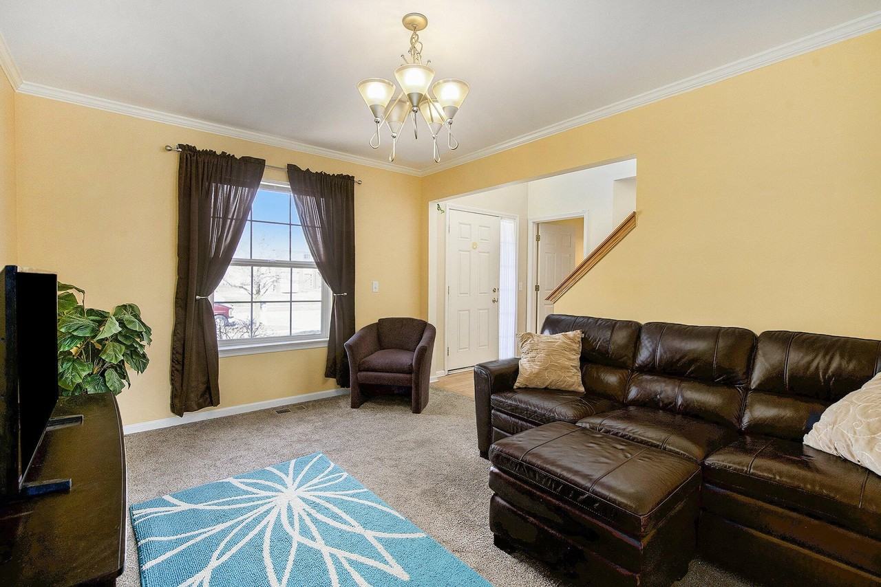 7848 Trotters Park St - Photo 5 of 36