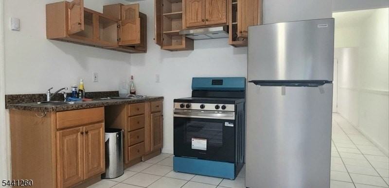 245 Clark Pl - Photo 4 of 7