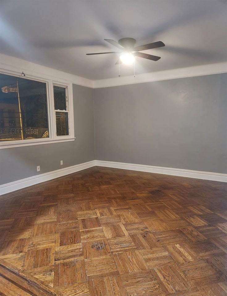 334 Stegman Pkwy - Photo 4 of 19