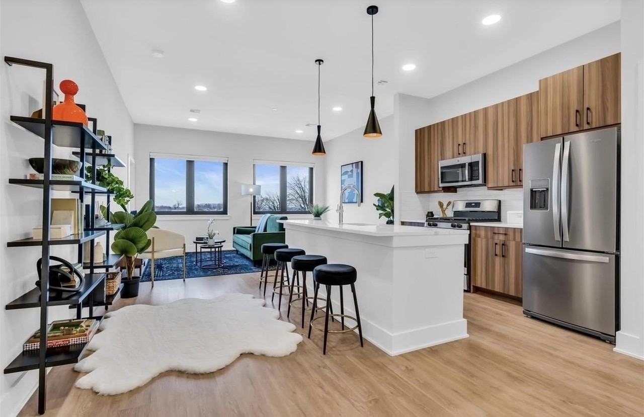345 Avenue A #402 - Photo 4 of 10