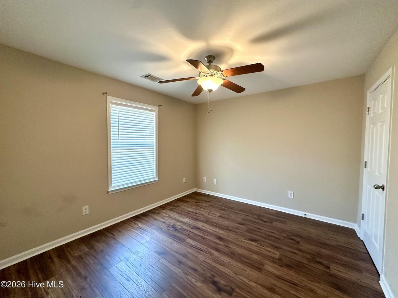 1730 Elizabeth St - Photo 6 of 20