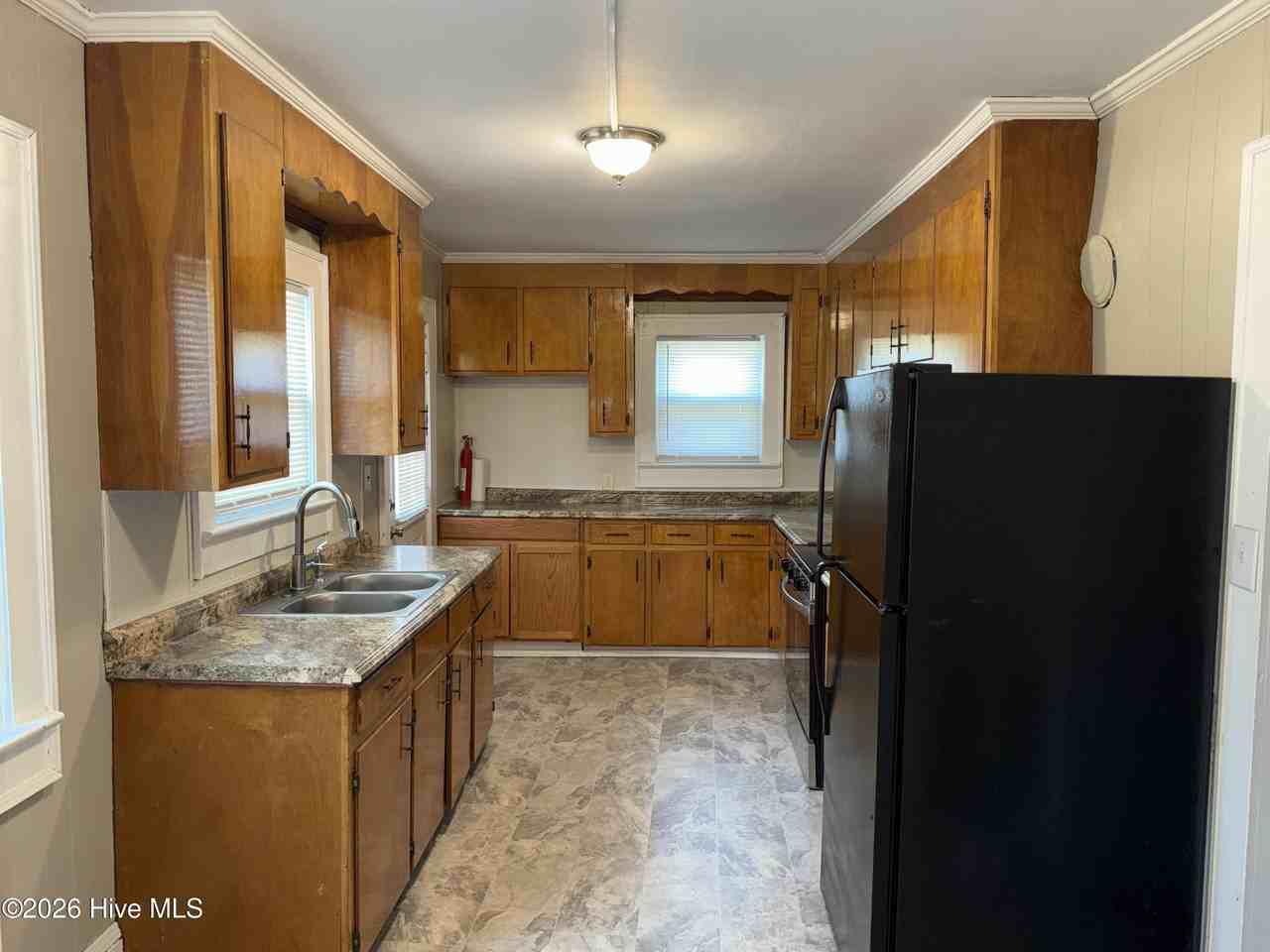 129 W 6th St - Photo 3 of 12