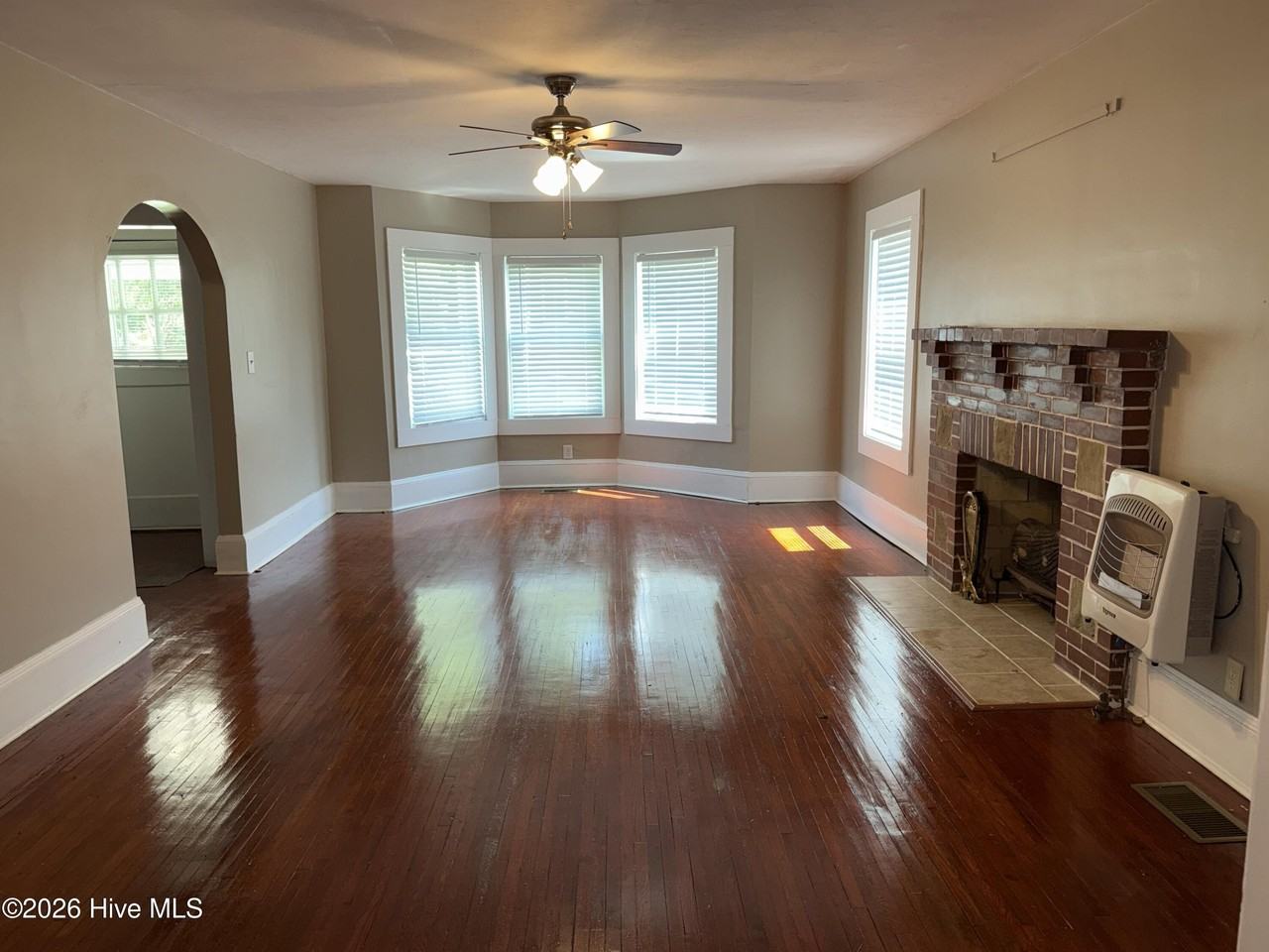 129 W 6th St - Photo 5 of 12