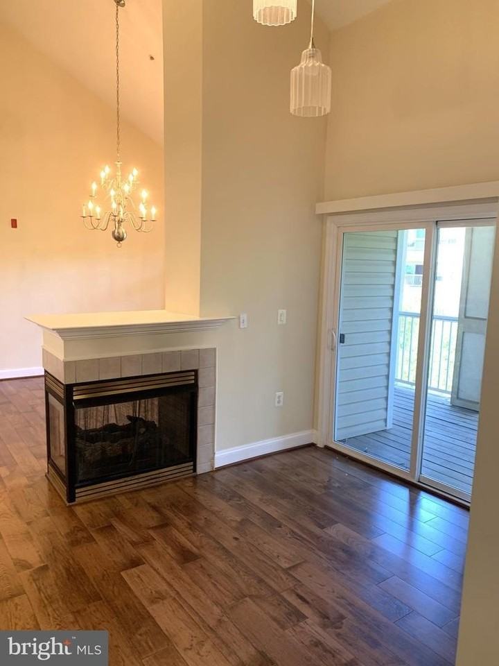 400 Symphony Cir - Photo 4 of 24