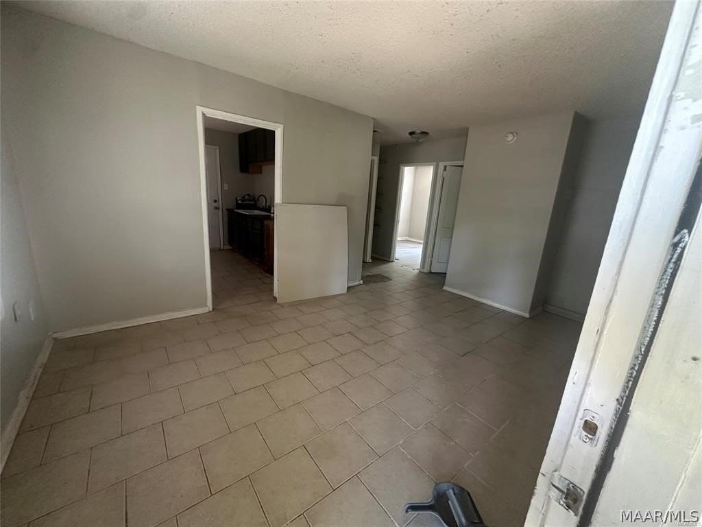 3208 Caffey Dr - Photo 3 of 8
