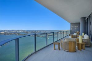 featured image of 700 Ne 24th St