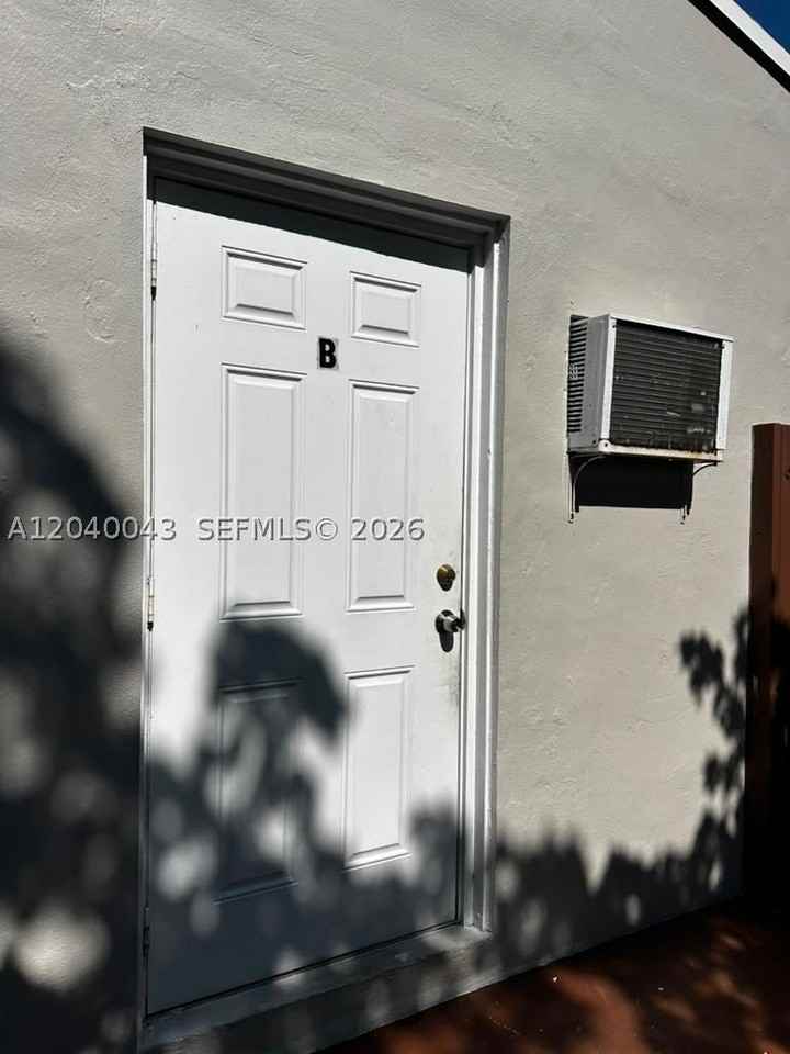 1201 Ne 148th St #B - Photo 5 of 12