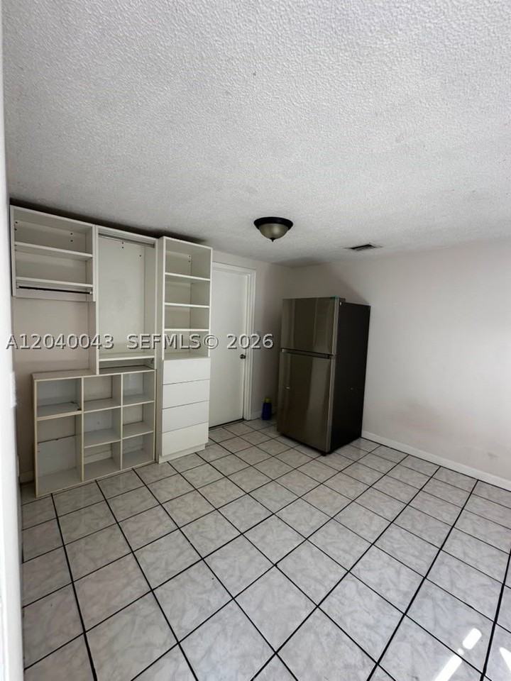 1201 Ne 148th St #B - Photo 6 of 12