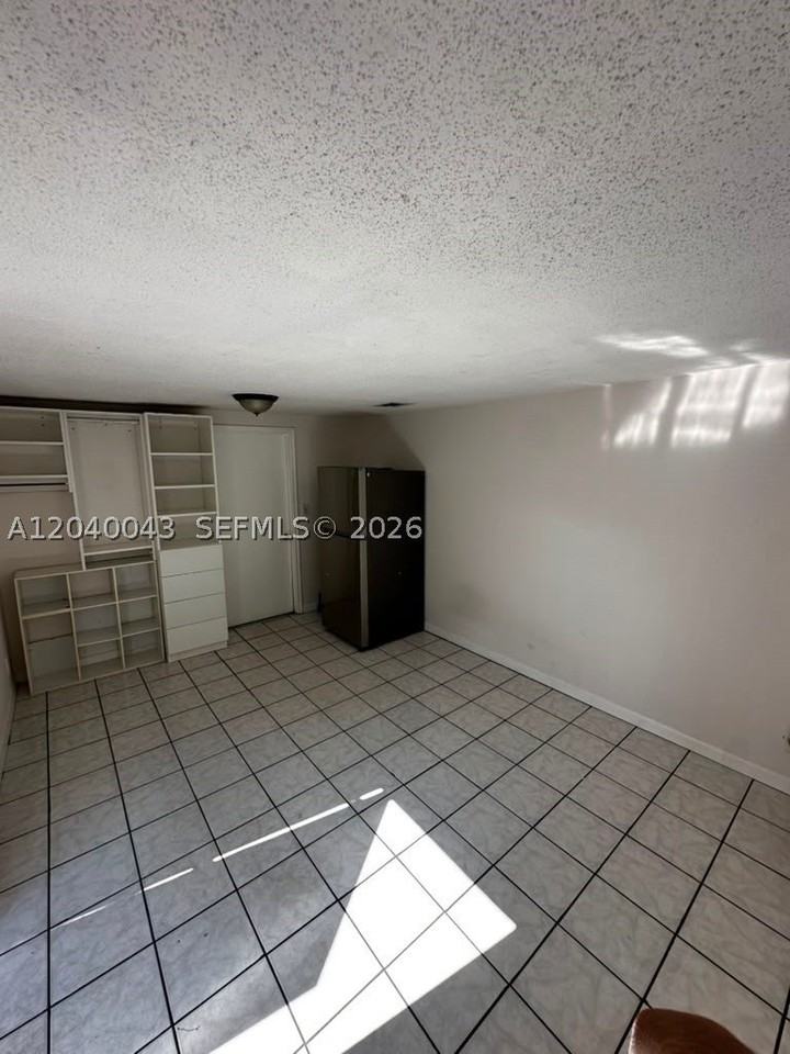 1201 Ne 148th St #B - Photo 7 of 12