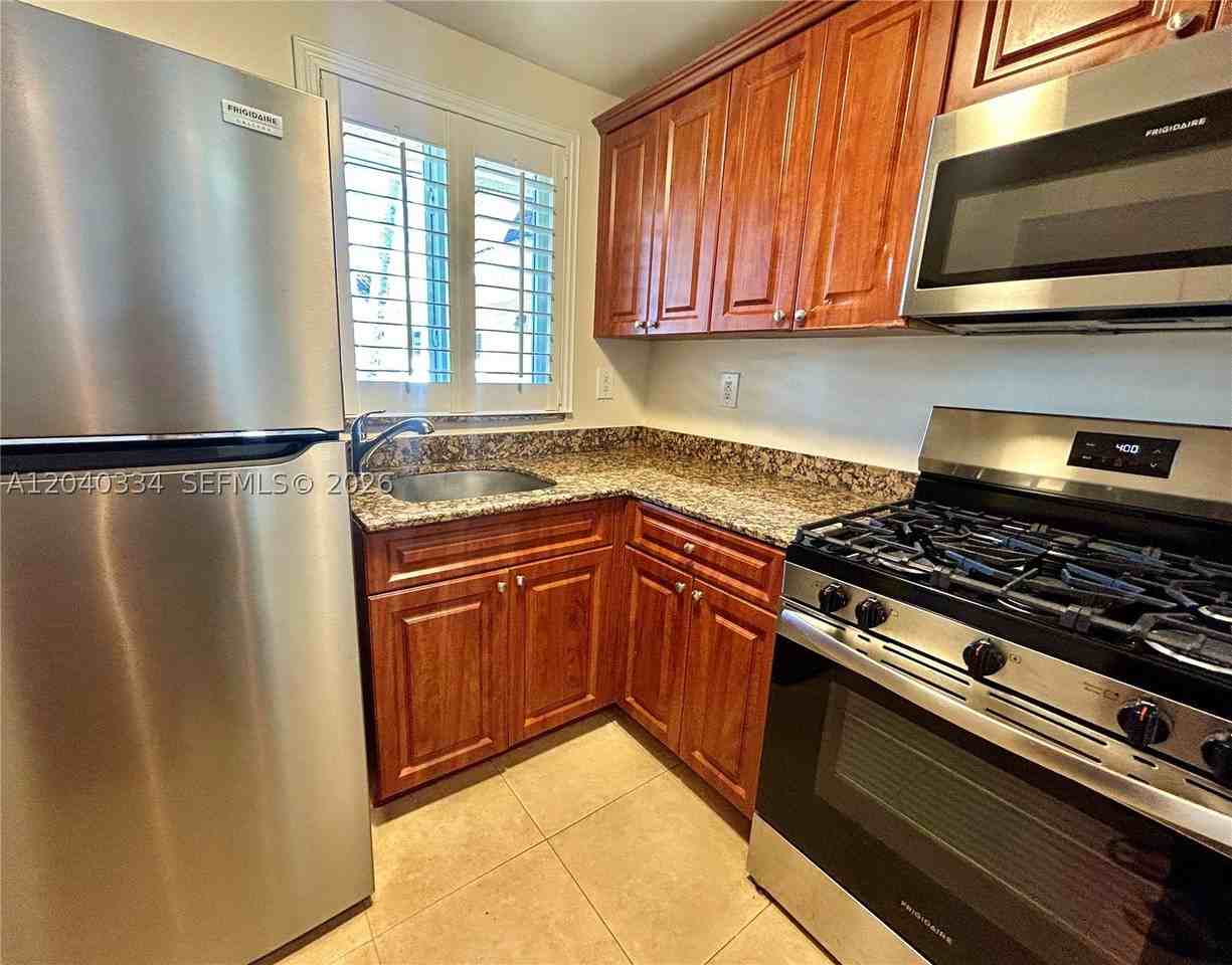 14500 Sw 88th Ave #211 - Photo 4 of 12