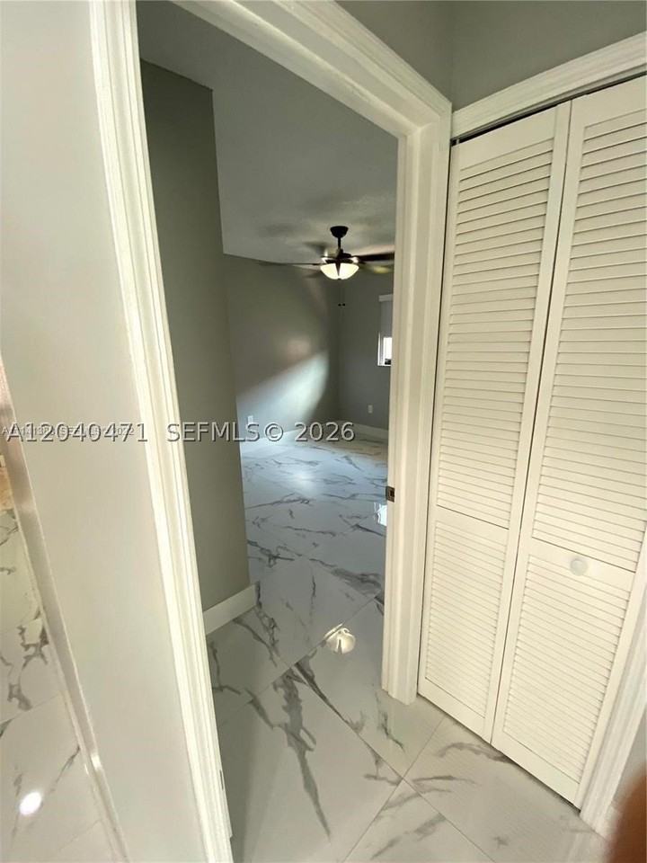 547 E 15th St #A - Photo 7 of 11