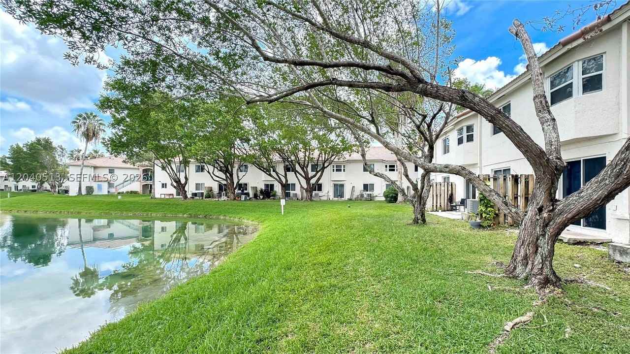 2930 Se 13th Ave #202-52 - Photo 5 of 12