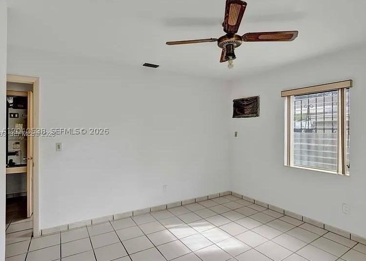 831 Nw 21st Ct - Photo 7 of 17