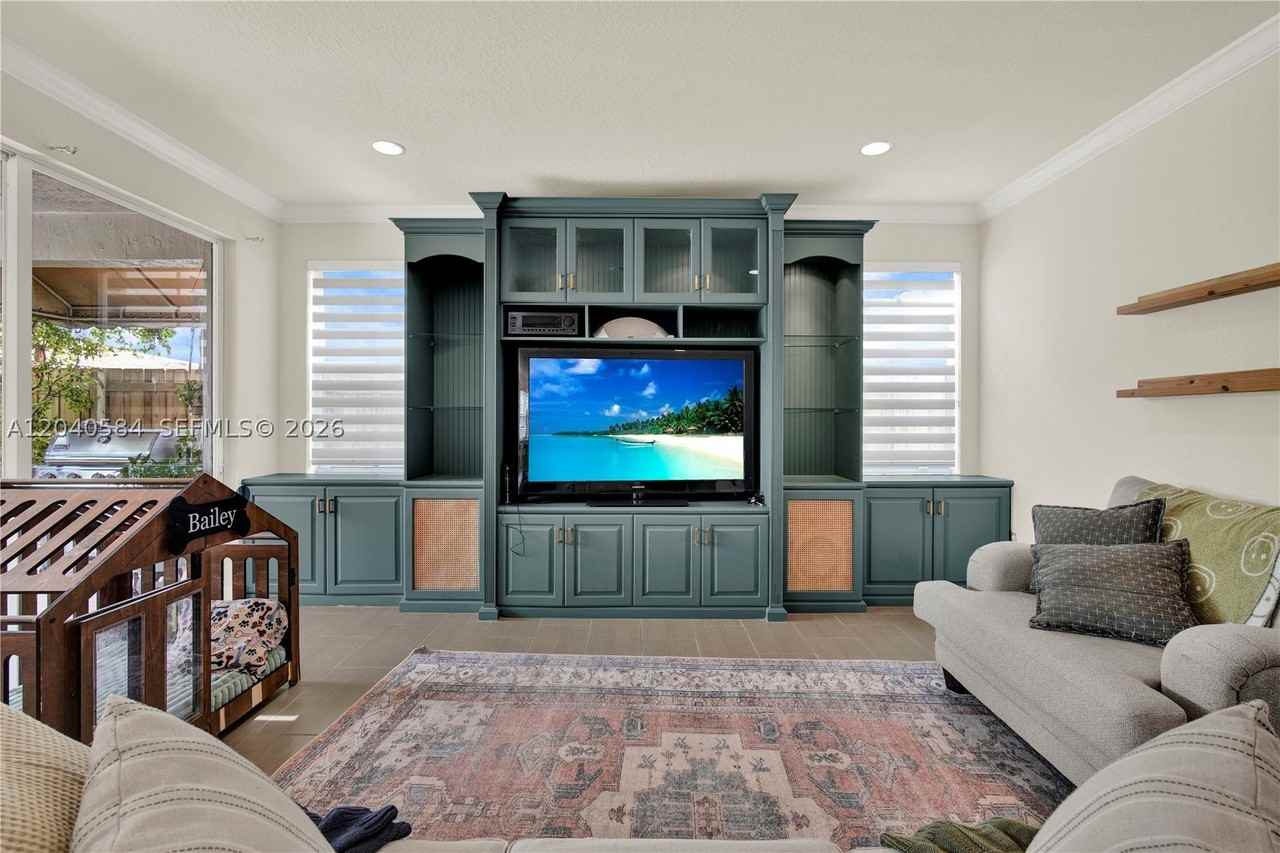 11921 Sw 126th Ter - Photo 6 of 50