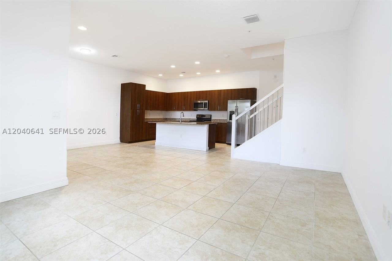 12453 Nw 17th Mnr #12353 - Photo 3 of 31