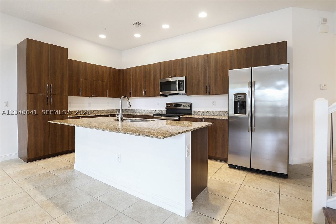 12453 Nw 17th Mnr #12353 - Photo 5 of 31