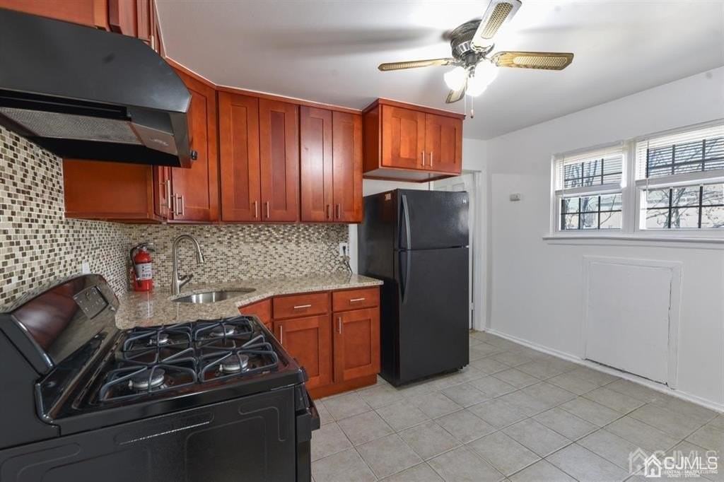 204 College Dr - Photo 3 of 15