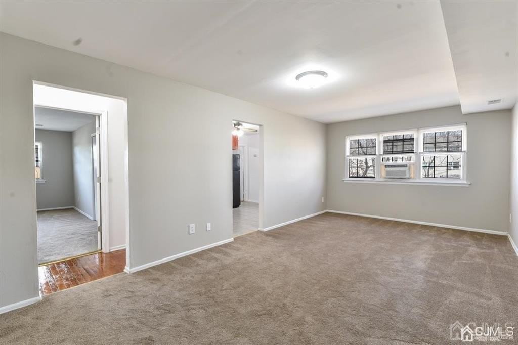 204 College Dr - Photo 5 of 15