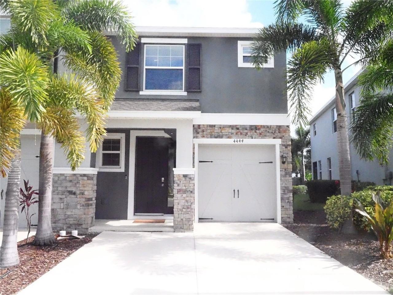 4444 Aqua Mirage St - Photo 2 of 29