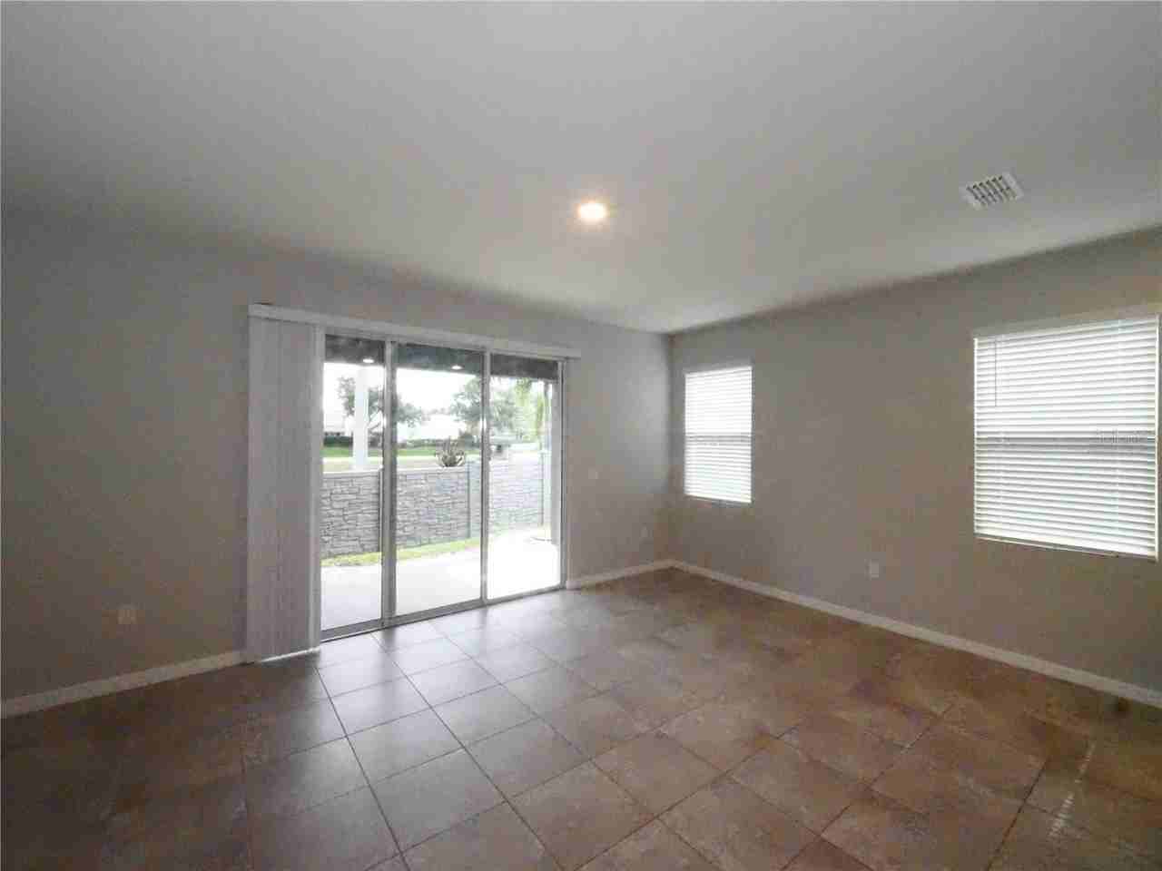 4444 Aqua Mirage St - Photo 4 of 29