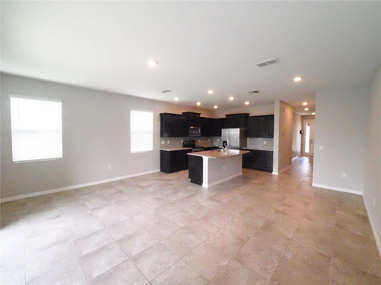 4444 Aqua Mirage St - Photo 6 of 29