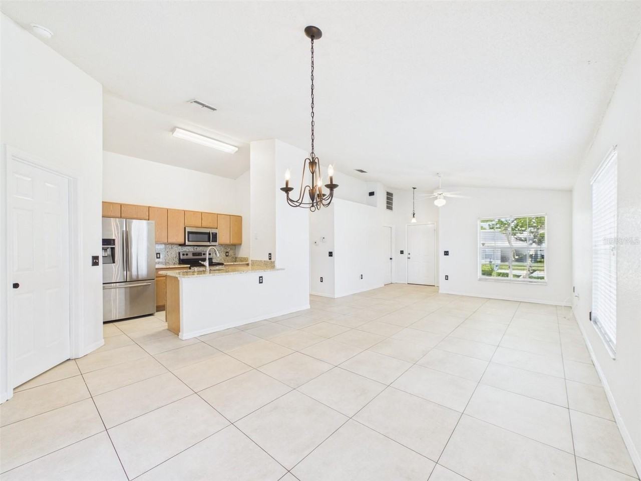 128 Eagle Point Blvd - Photo 5 of 39