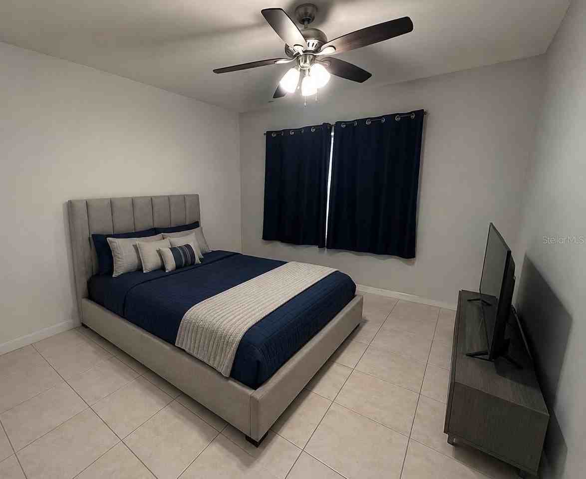 3913 PEMBERLY - Photo 7 of 11