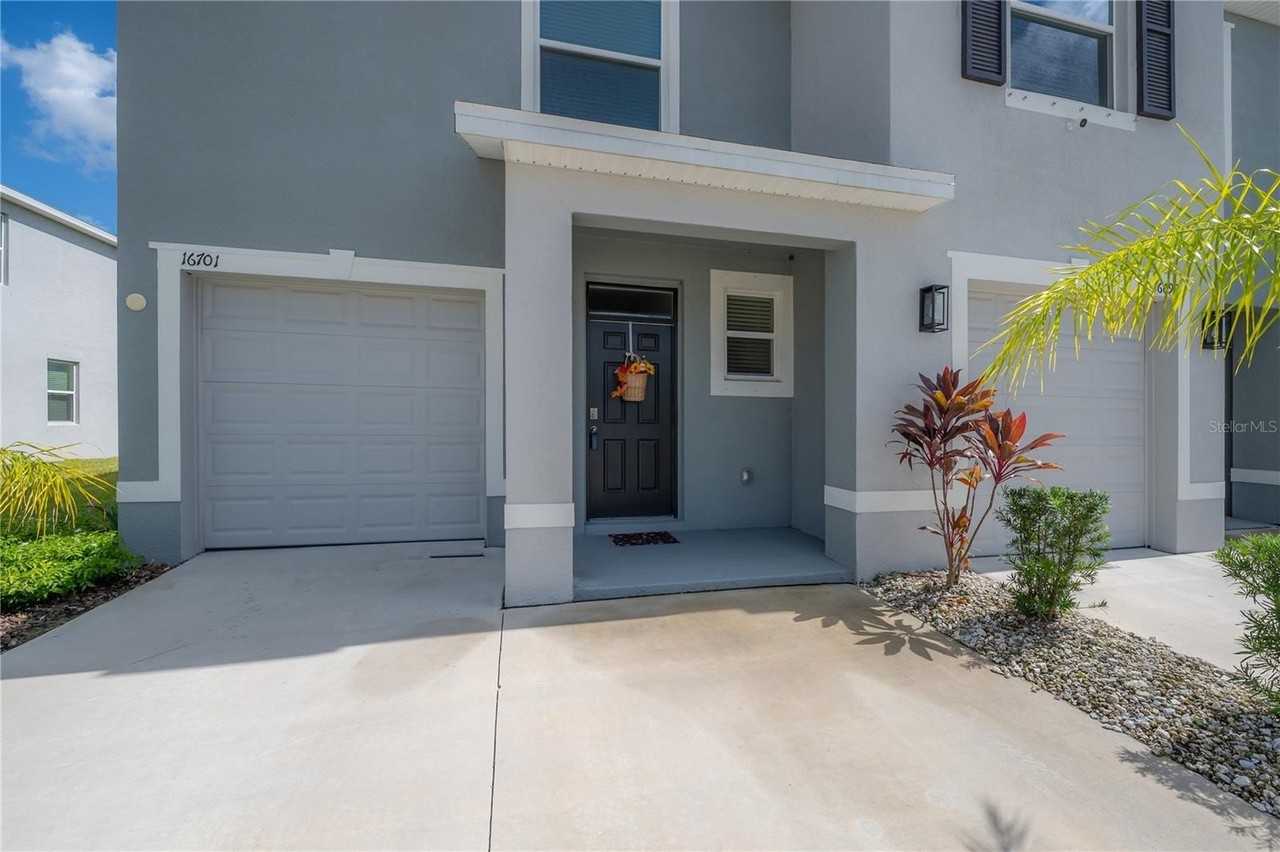 16701 Maude Dr - Photo 3 of 50