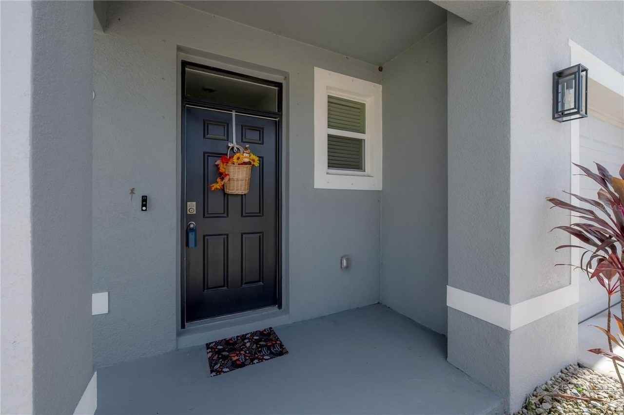 16701 Maude Dr - Photo 5 of 50