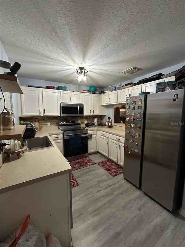 10916 Keys Gate Dr - Photo 3 of 12