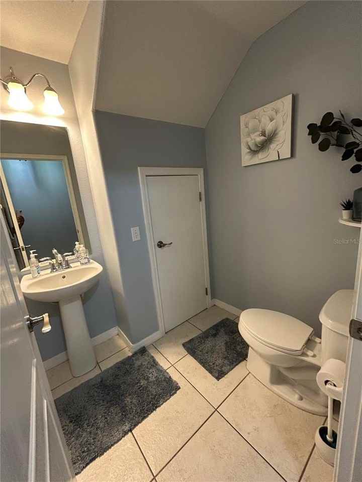 10916 Keys Gate Dr - Photo 5 of 12