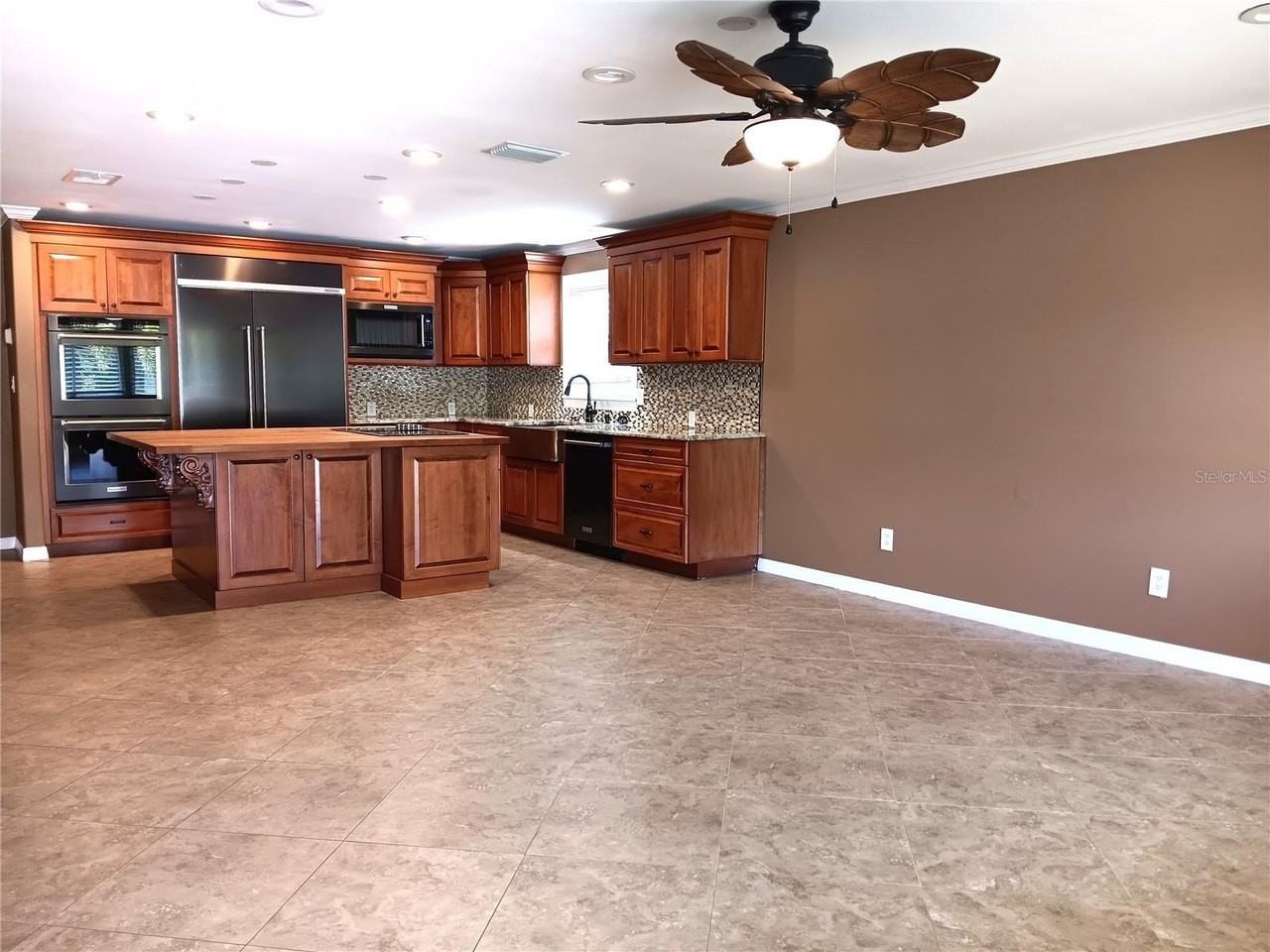 1302 Amble Ln - Photo 2 of 26