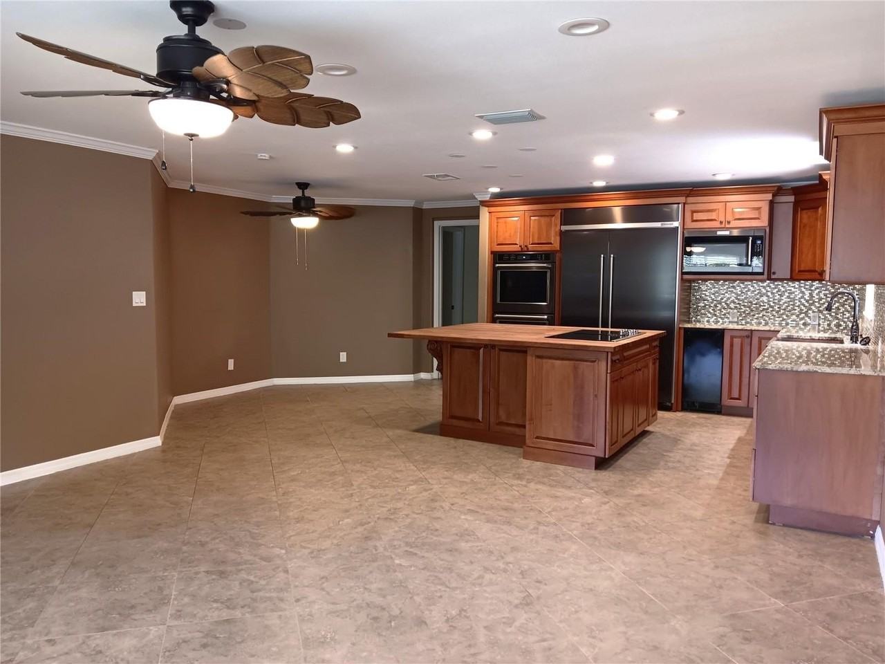 1302 Amble Ln - Photo 3 of 26