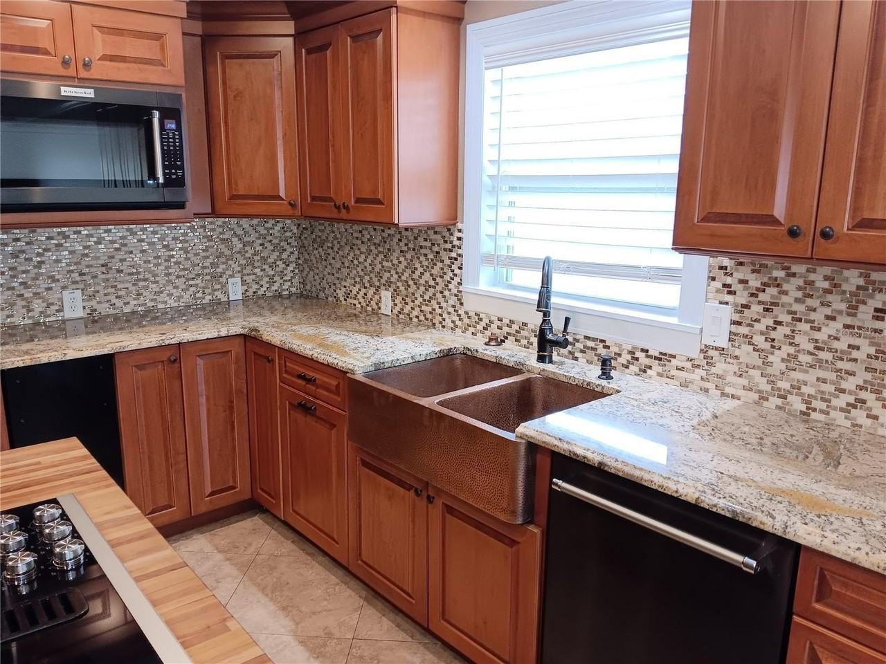 1302 Amble Ln - Photo 7 of 26