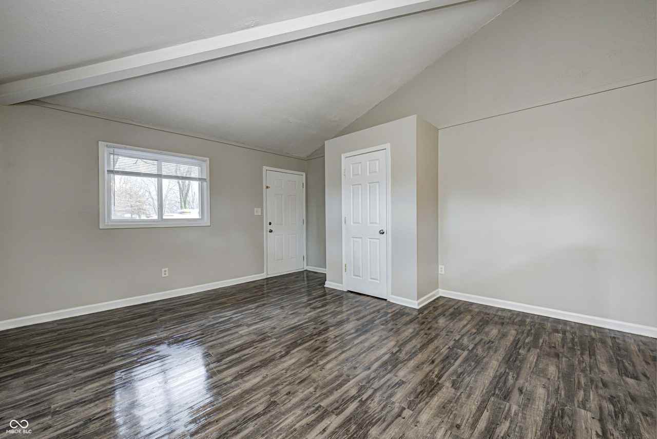 8467 Bluff Rd - Photo 3 of 18