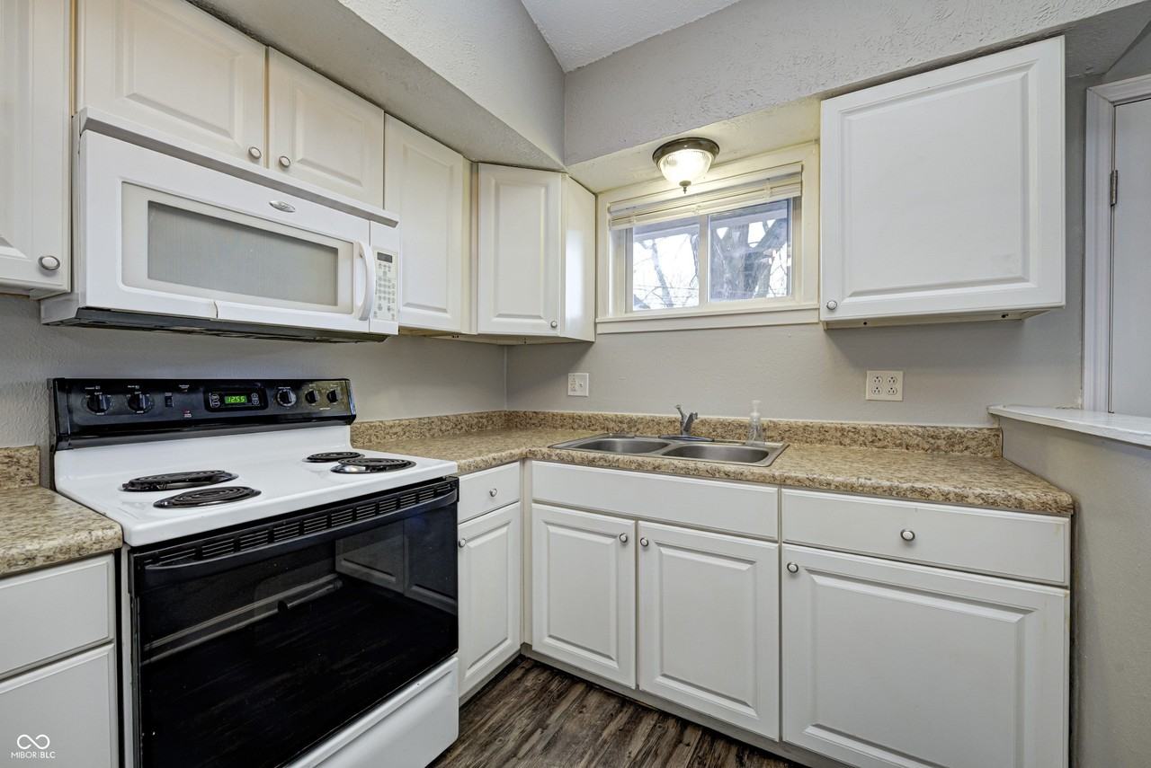 8467 Bluff Rd - Photo 7 of 18