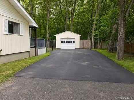 130 Whitlock Rd - Photo 2 of 25