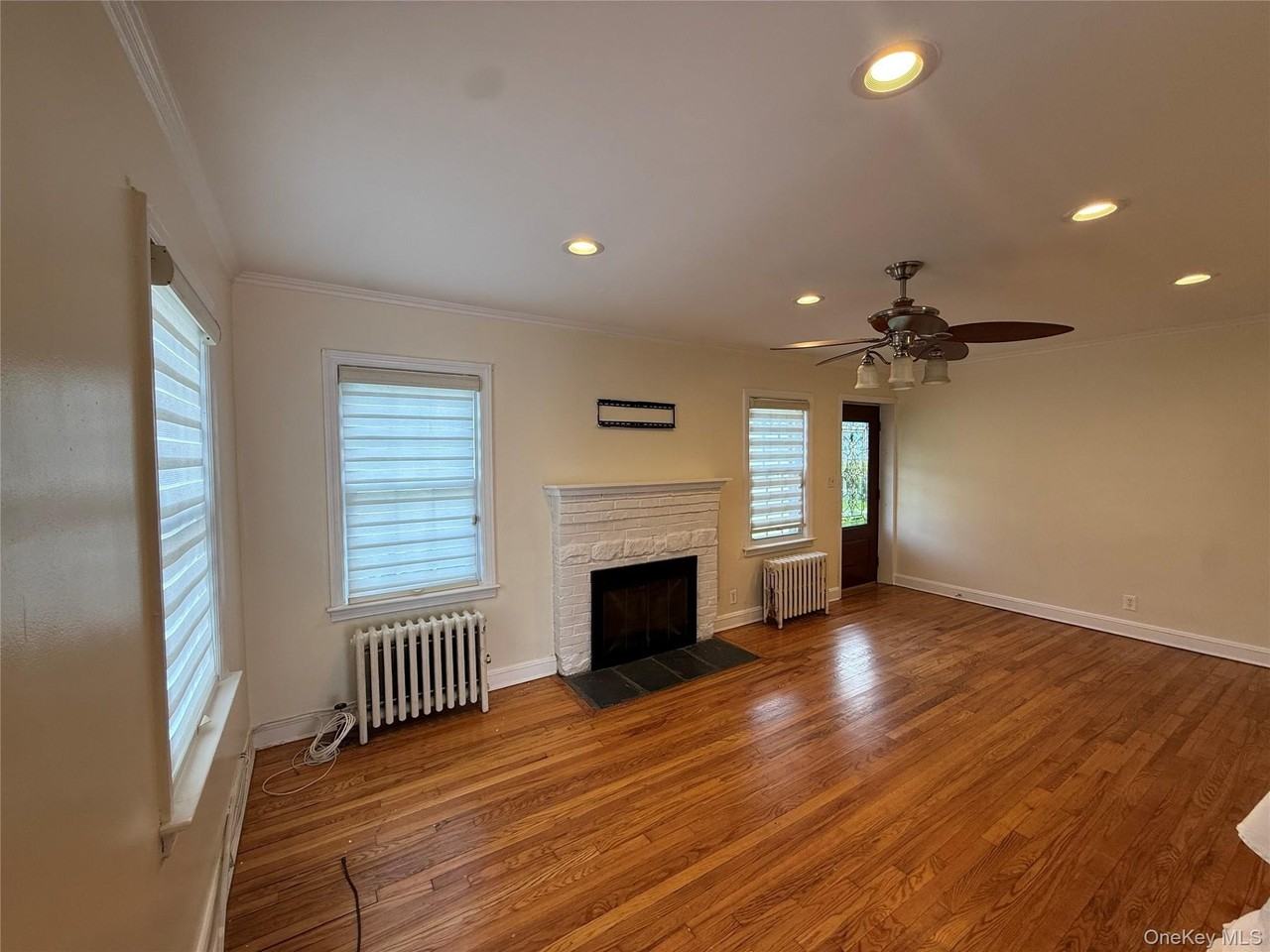 730 Cottage St - Photo 5 of 30