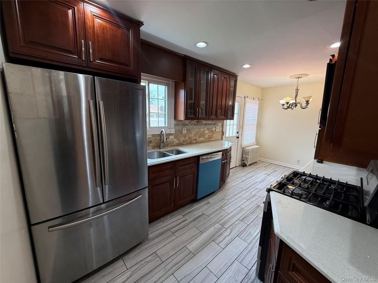 730 Cottage St - Photo 6 of 30