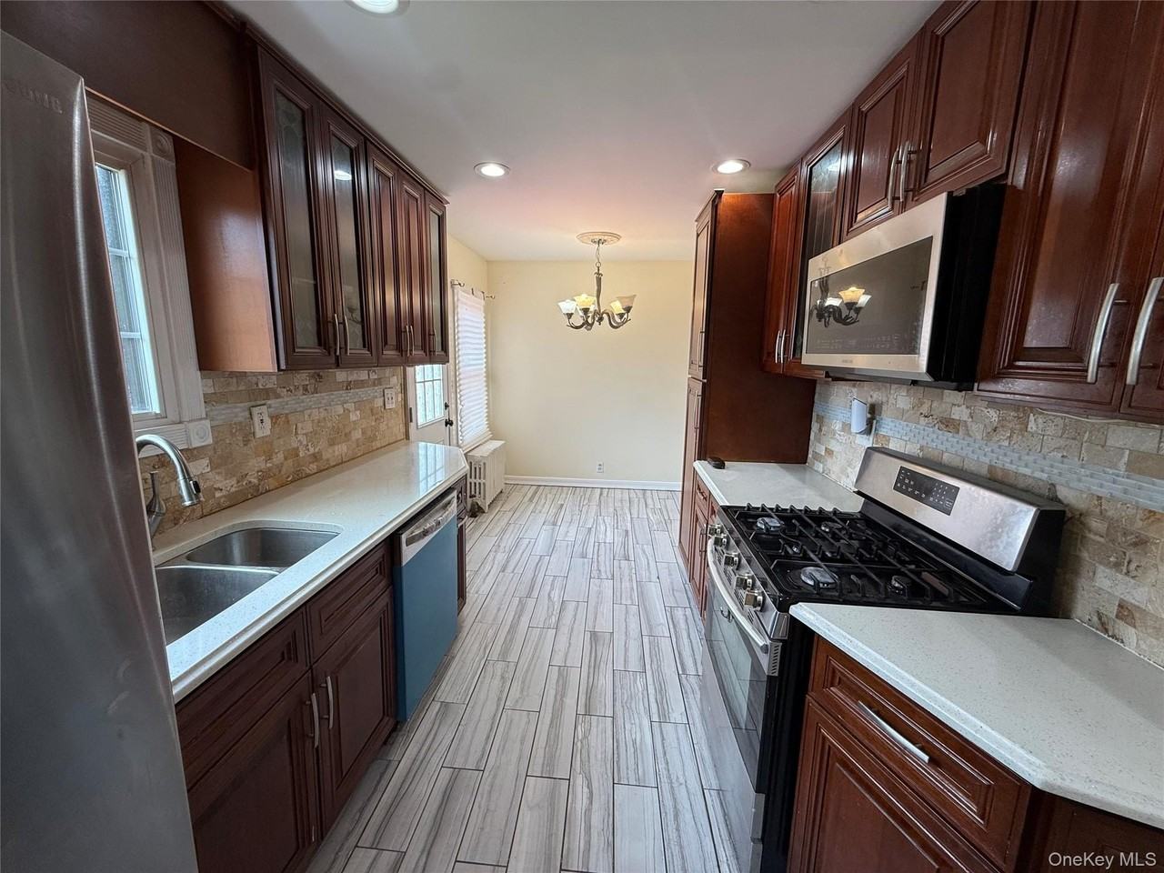 730 Cottage St - Photo 7 of 30
