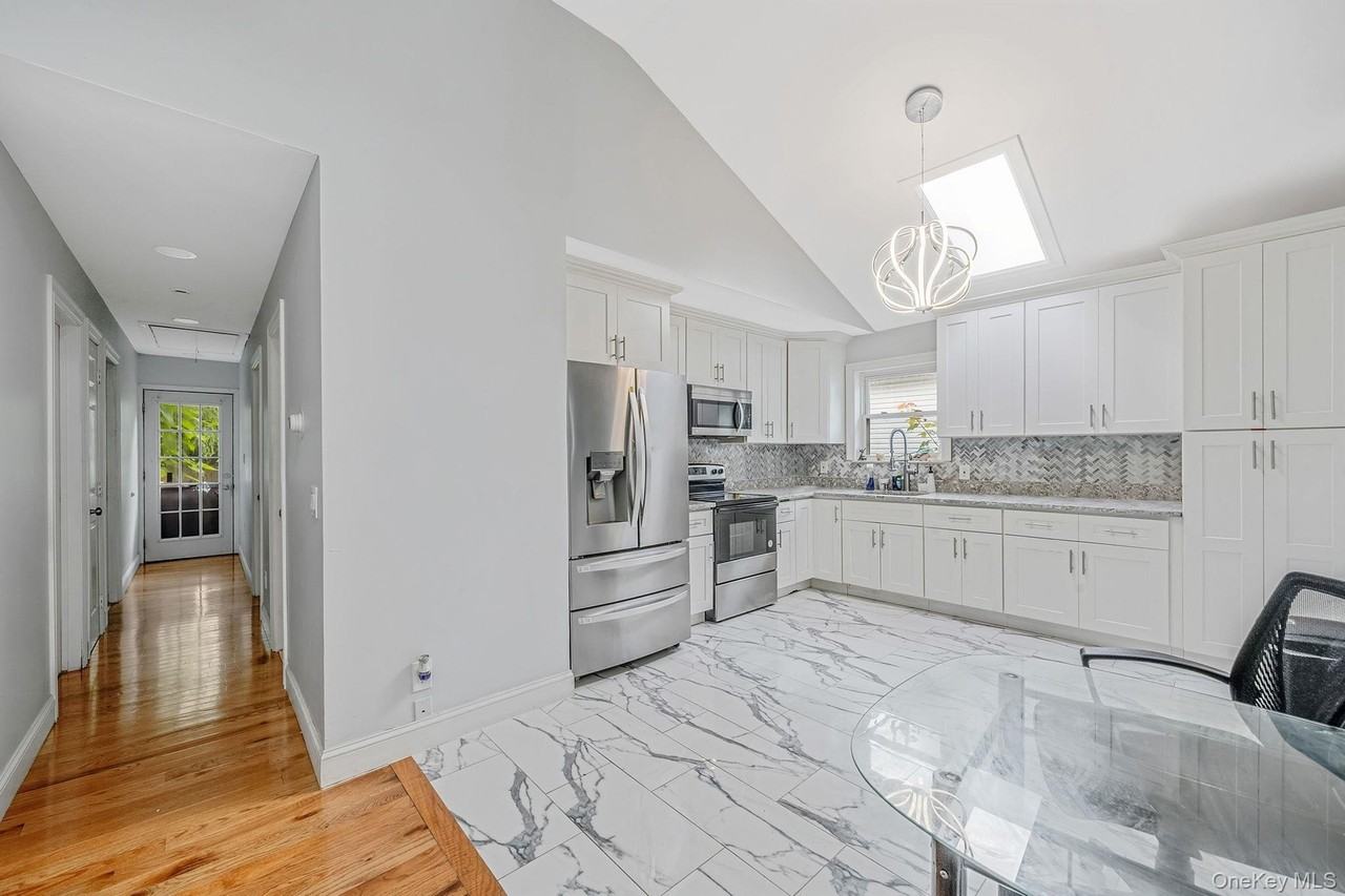 413 Glen Dr - Photo 3 of 8