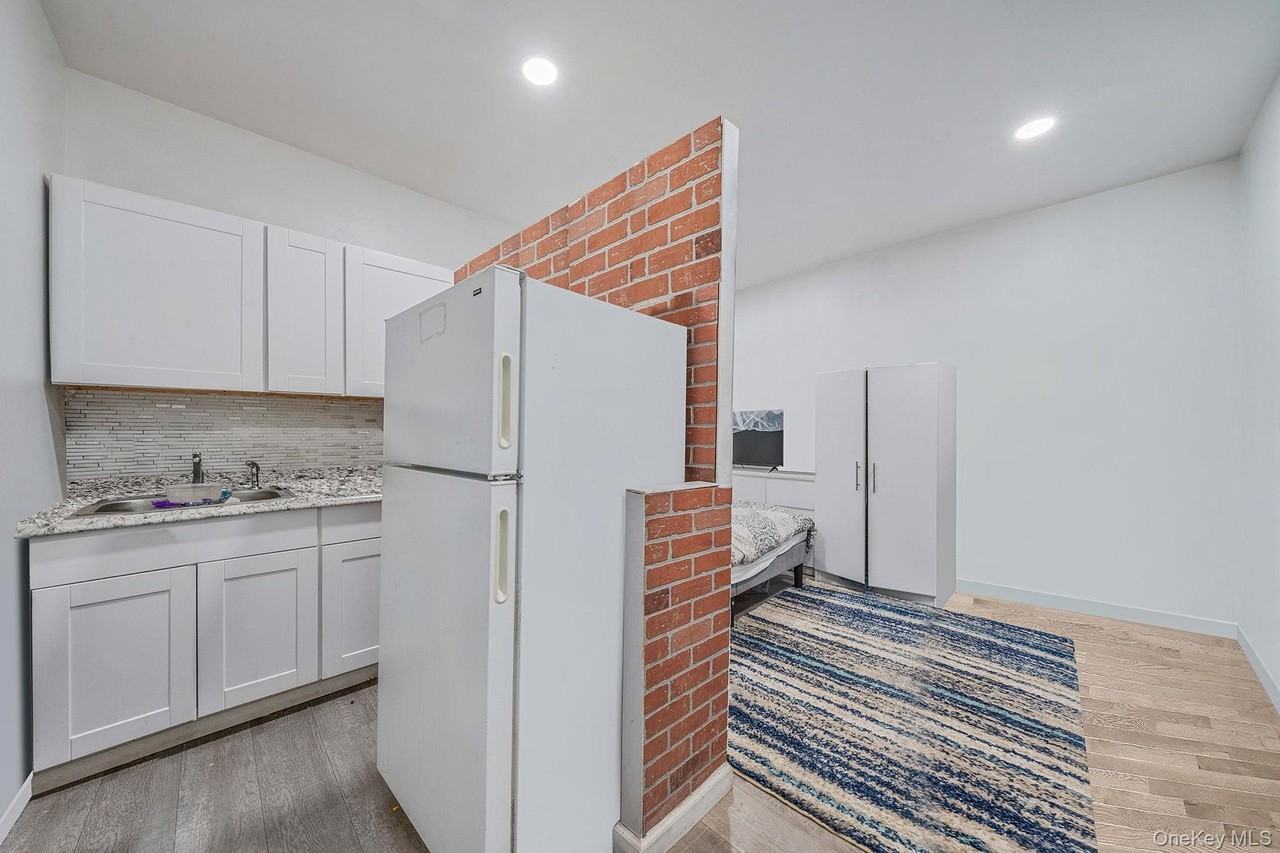 413 Glen Dr - Photo 4 of 8