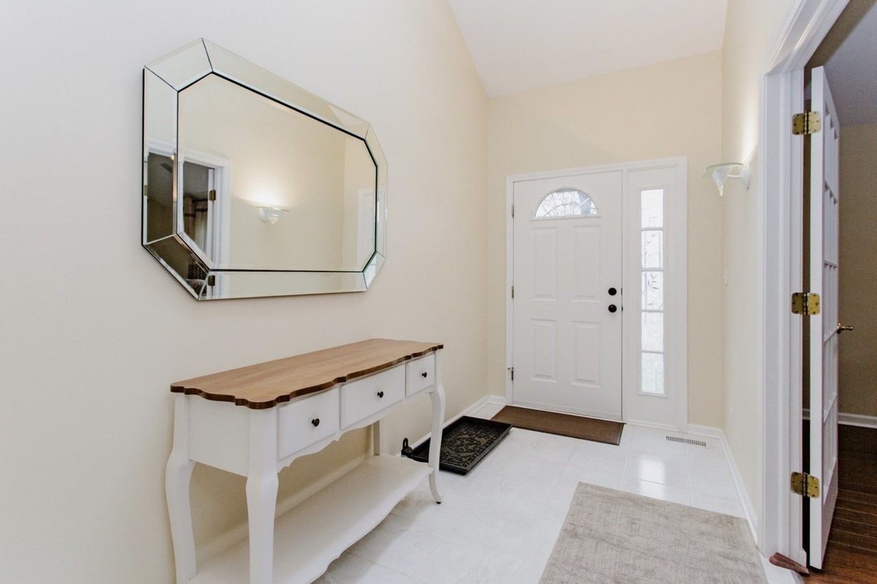 814 Dunhill Dr - Photo 3 of 22