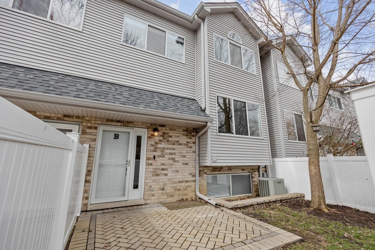332 Park Ridge Ln #5B - Photo 2 of 28